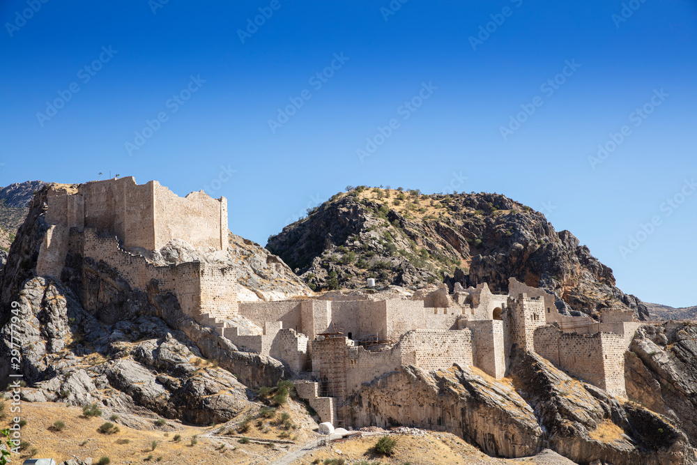 Fototapeta premium New Castle (Yeni Kale) near Kahta in Adiyaman, Turkey.