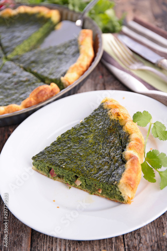 spinach tart with bacon and cream