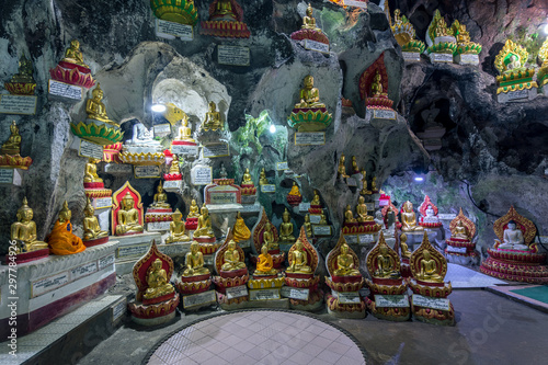 inside the amazing pindaya cave in myanmar