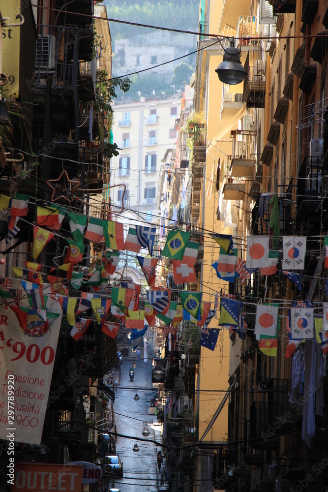Fototapeta premium Rue typique de Naples / Italie