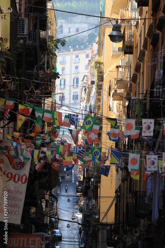 Rue typique de Naples / Italie © Patrick Stoltz