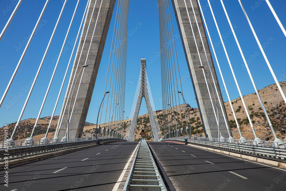 Obraz premium Nissibi bridge in the evening