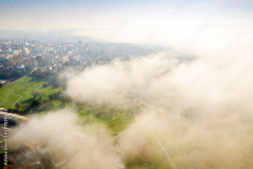 Obraz premium Bjelovar over clouds from above 