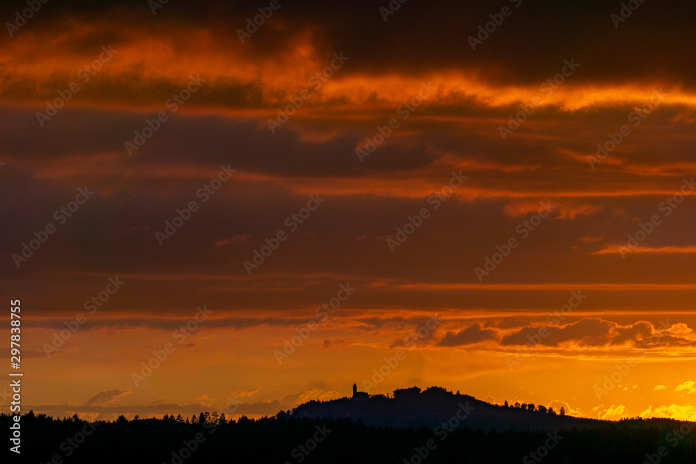 Obraz premium Sonnenuntergang Bussen Riedlingen