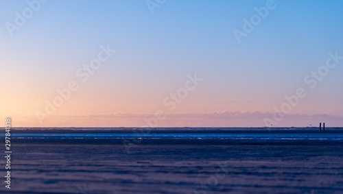 Panorama bei Sonnenuntergang auf Amrum im Winter