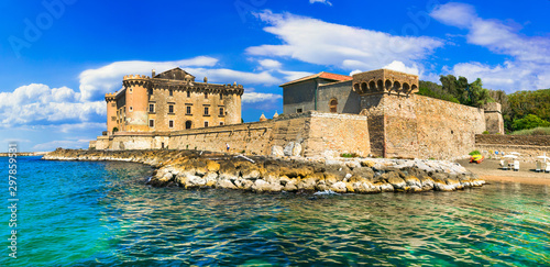 Fototapeta Naklejka Na Ścianę i Meble -  Castle in the sea - medieval impressive fortress in Ladispoli. Italy
