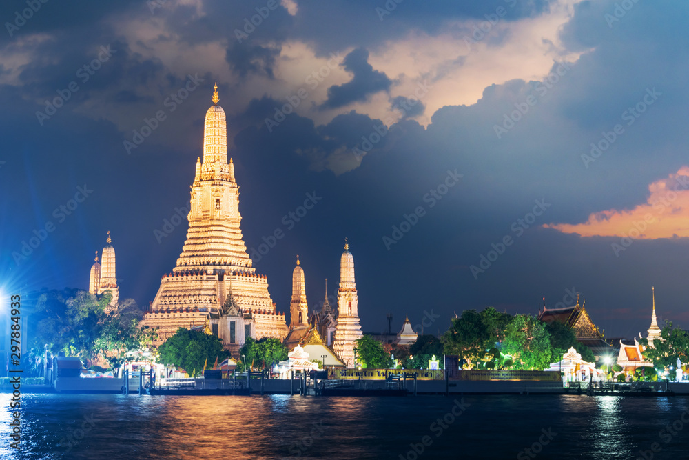 Twilight view of Wat Arun Ratchawararam temple. Along the Chao Phraya River