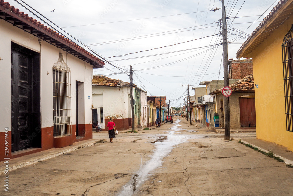 Walking through the streets of the city of Trinidad