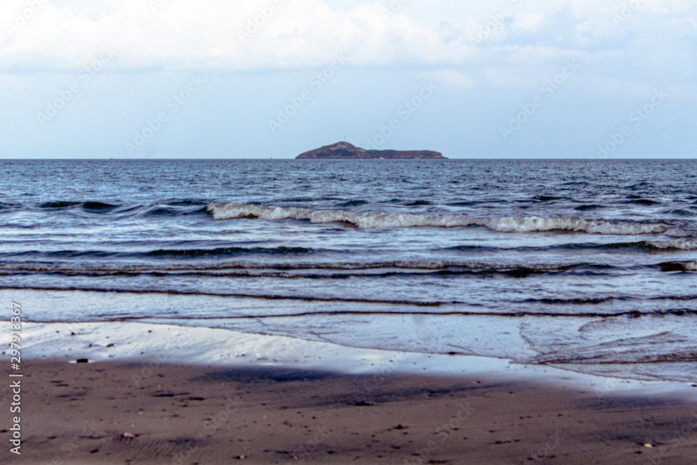 Fototapeta premium waves on the beach