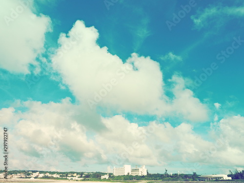 与論島の青くて美しい海 © TABACO