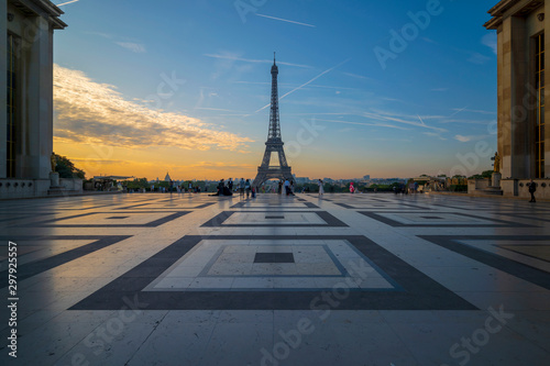 Eiffel tower and Trocadero at dawn