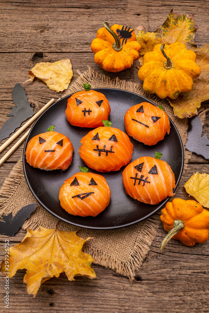 Funny Halloween Sushi Pumpkins Jack o Lantern, Sushi Monsters. Temari sushi, sushi balls. Healthy food for kids Funny Halloween Sushi Pumpkins Jack o Lantern, Sushi Monsters. Temari sushi, sushi balls. Healthy food for kids