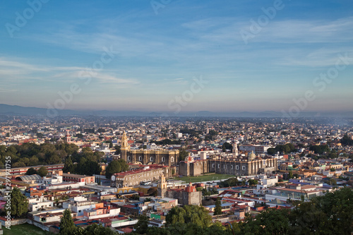 Fototapeta Naklejka Na Ścianę i Meble -  sunrise, panoramic view of the city of San andres Cholula Puebla