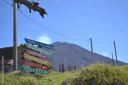 volcan turrialba photo