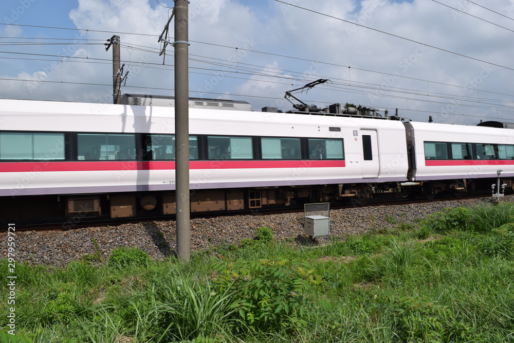 Fototapeta premium 走行中の列車