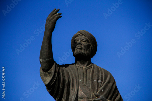 statue of the poet Mutanabi