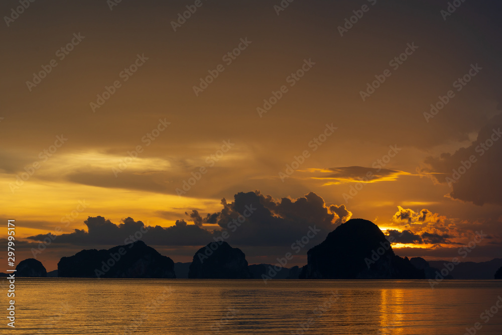 Tubkaak Beach, Krabi Province, Thailand, views of islands, sea and mountains in the evening The sky and clouds are very beautiful.