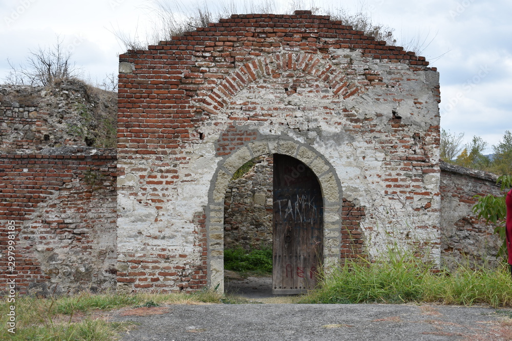 Obraz premium Ruins of Fetislam Fortress on the right bank of river Danube