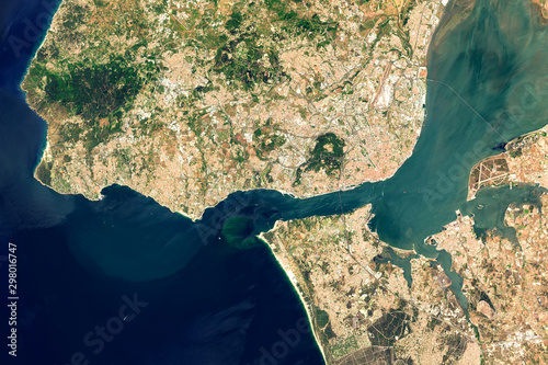 Satellite image of Lisbon. Contains modified Copernicus Sentinel data 2019.