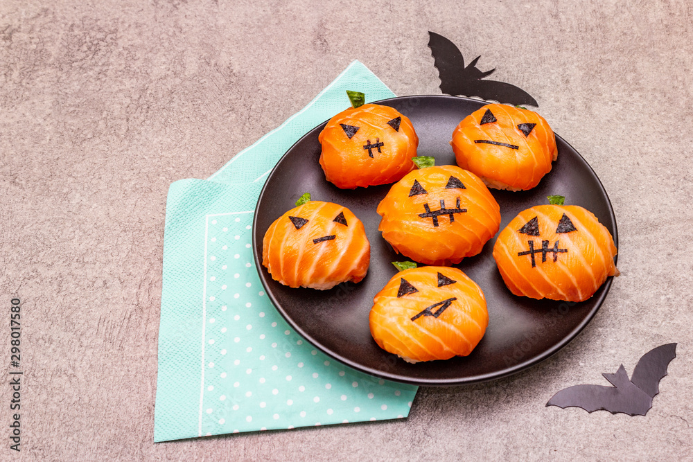 Funny Halloween Sushi Pumpkins Jack o Lantern, Sushi Monsters. Temari sushi, sushi balls. Healthy food for kids Funny Halloween Sushi Pumpkins Jack o Lantern, Sushi Monsters. Temari sushi, sushi balls. Healthy food for kids