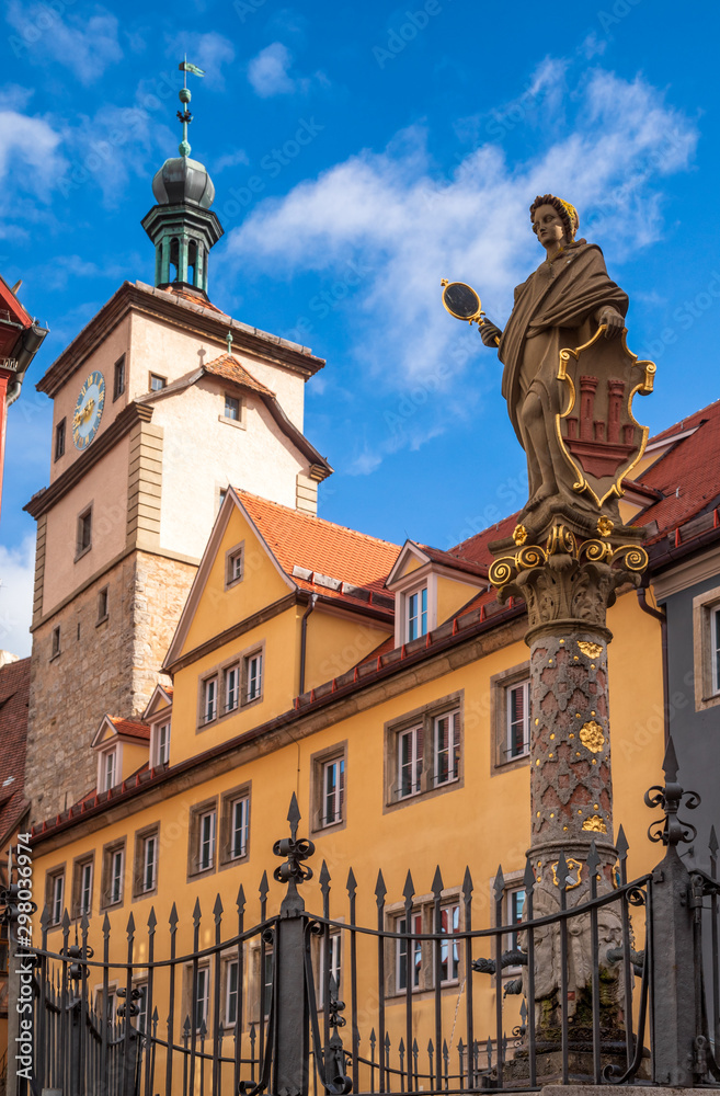 Seelbrunnen spring pillar and White Tower Rothenburg ob der Tauber Old Town Bavaria Germany