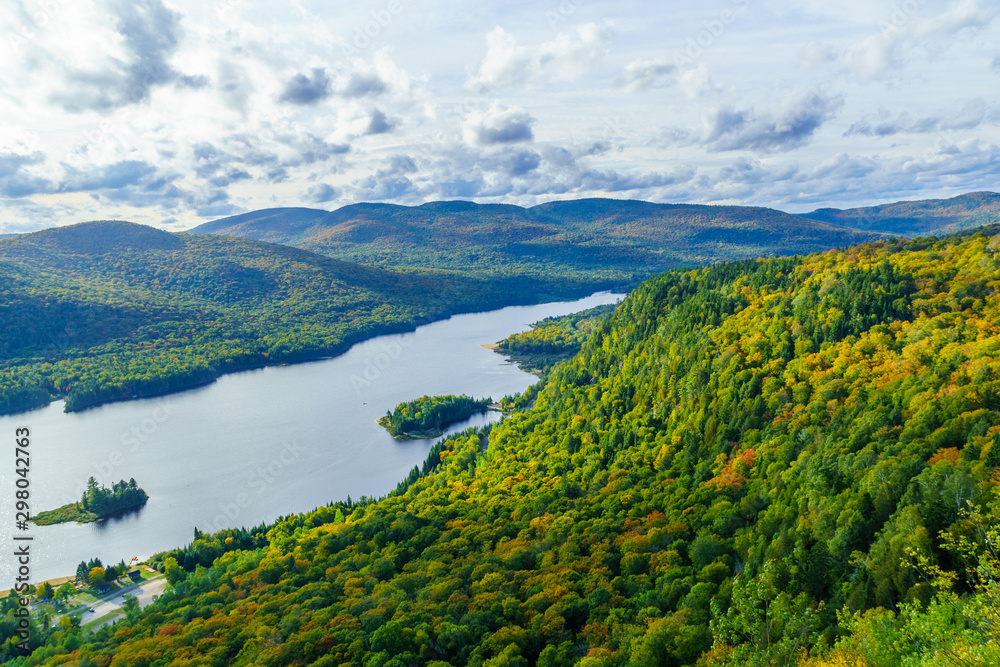 La Roche observation point, in Mont Tremblant National Park
