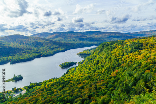 La Roche observation point, in Mont Tremblant National Park © RnDmS