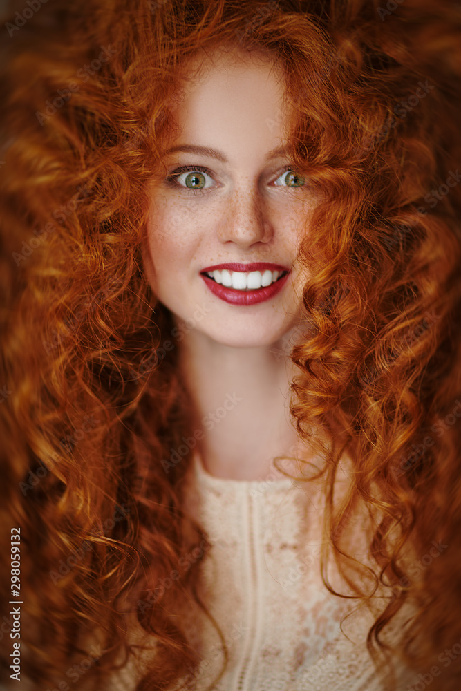 Fototapeta premium girl with loose curly hair