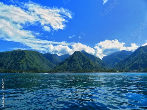 exploring tropical island of tahiti