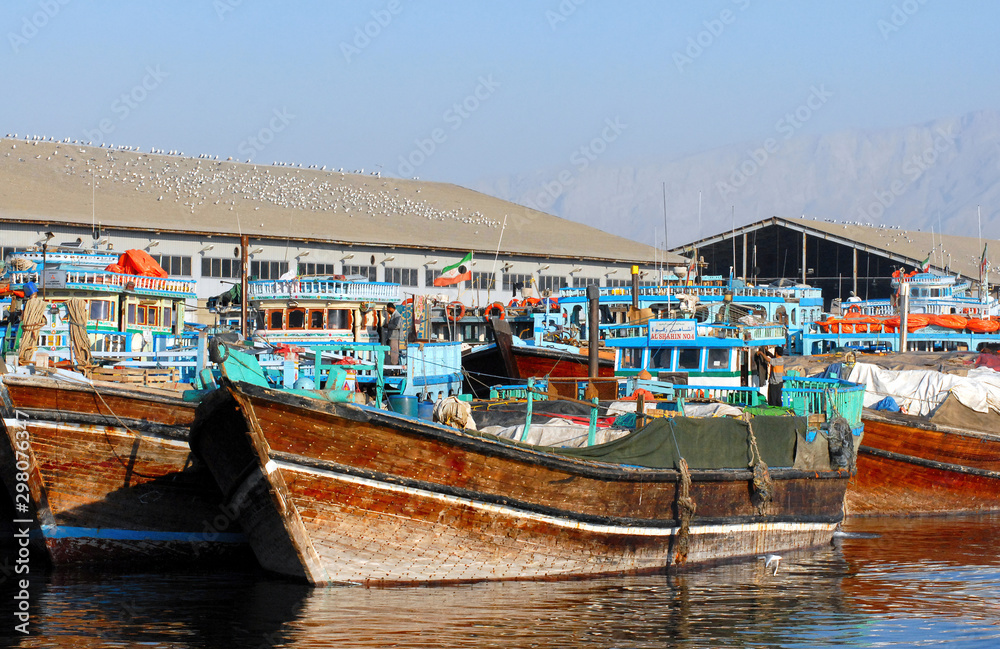 Fototapeta premium Authentic iranian boats. Port of Bandar Abbas, Persian Gulf, Iran.