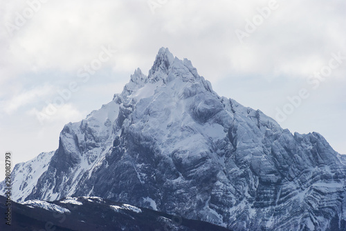 Fototapeta Naklejka Na Ścianę i Meble -  Mountains in Ushuaia in patagonia