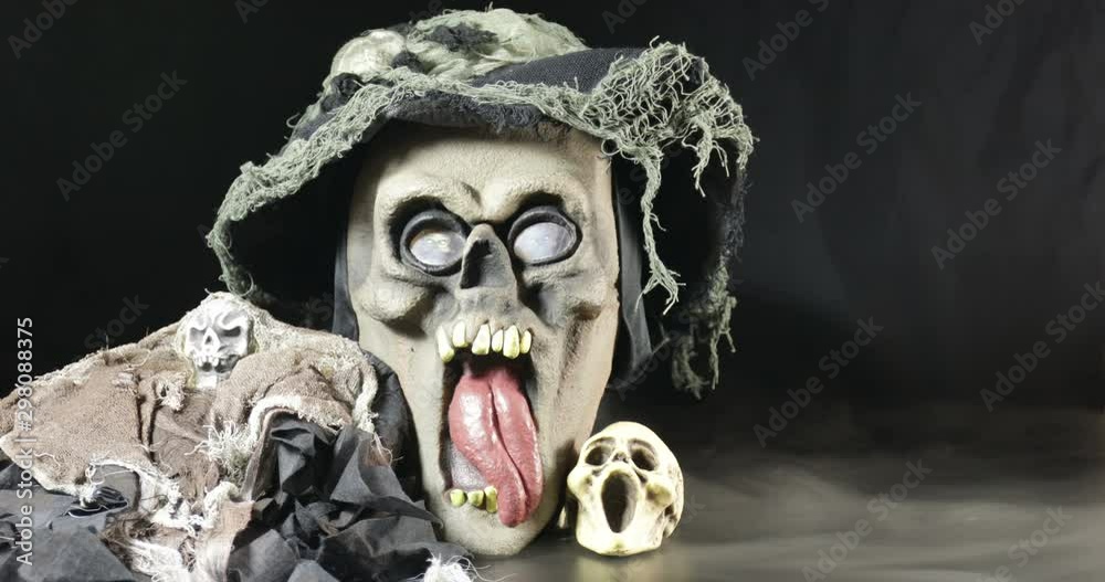 Maschera e teschio per Halloween