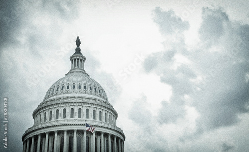 Print op canvas Textured image of the United States Capitol dome on a stormy day
