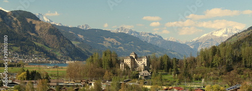 Blick auf Schloss Fischorn richtung zellamsee. photo