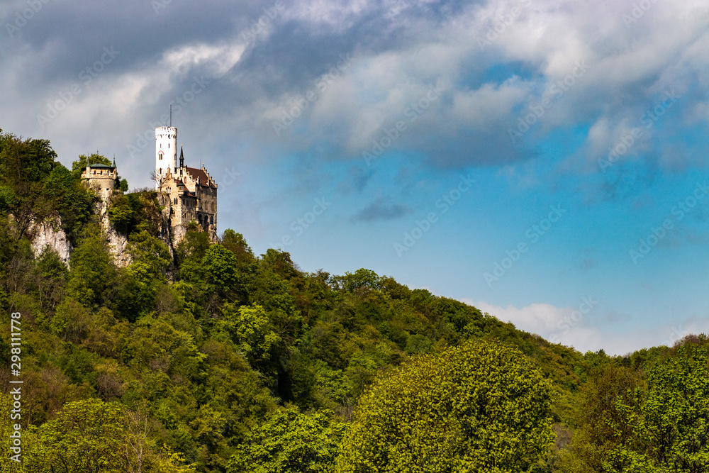 Schwäbische Alb mit Schloss Lichtenstein