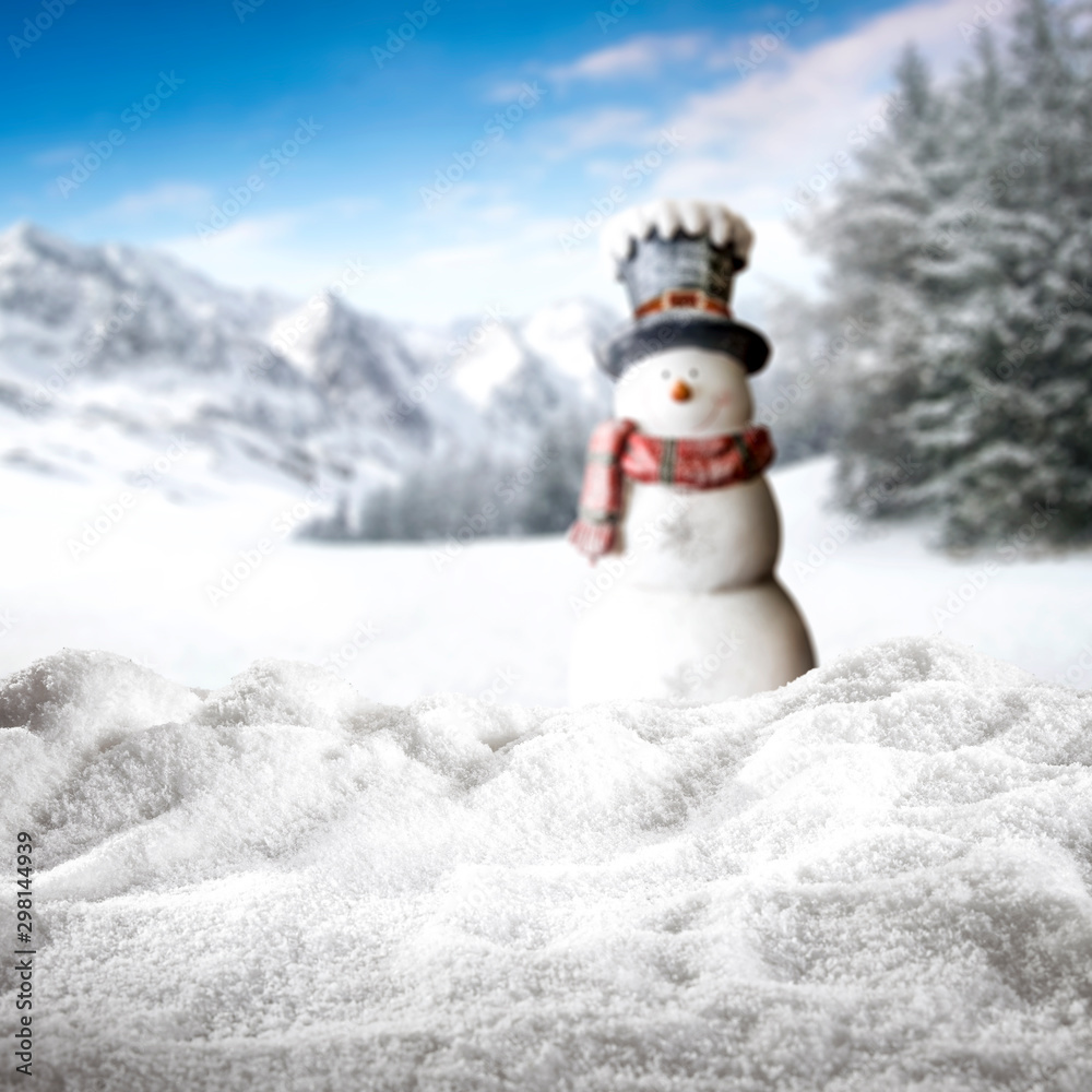 Obraz premium Table background of free space and snow decoration 