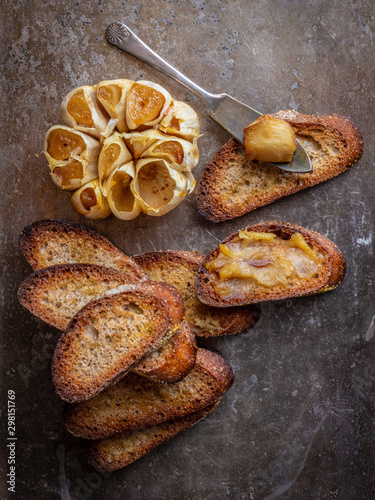 roasted garlic and bread photo