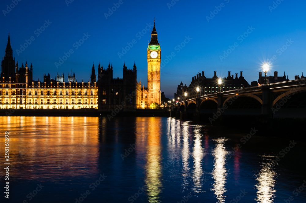 Big Ben and House of Parliament at night