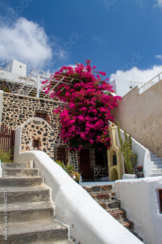Fototapeta Naklejka Na Ścianę i Meble -  street in santorini greece