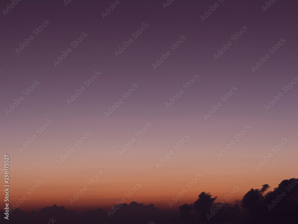 Naklejka premium beautiful colorful sunset or sunrise sky with cloud background