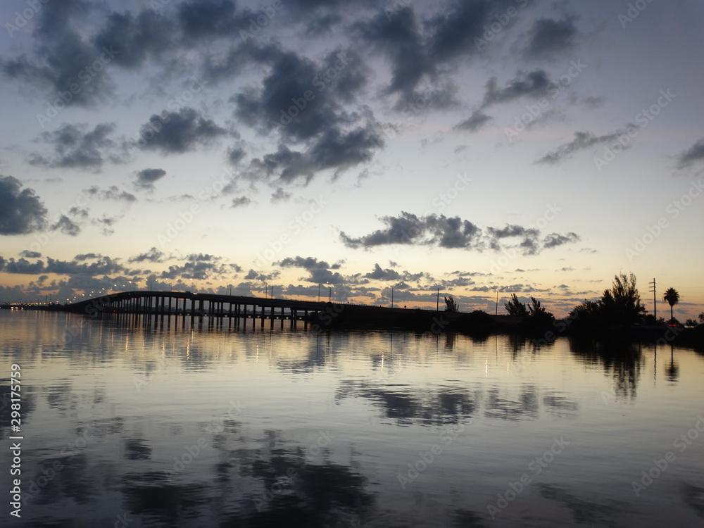 Obraz premium Causeway Reflection