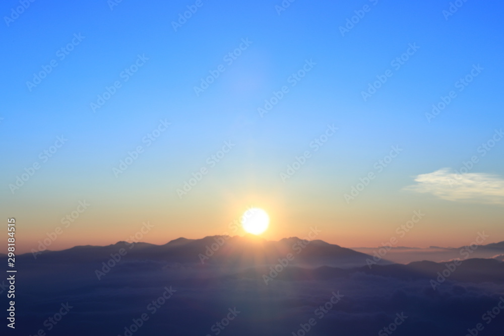 山頂（木曽駒ヶ岳）からの日の出