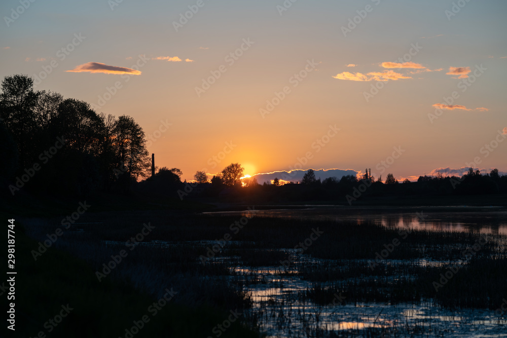 Obraz premium Spring sunset and river in Latvia