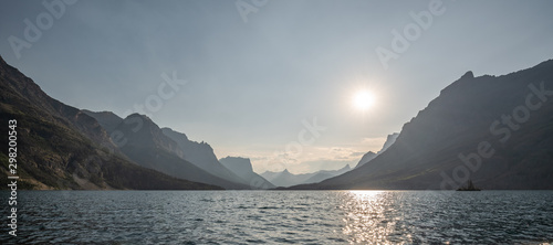 Fototapeta Naklejka Na Ścianę i Meble -  Saint Mary lake in the Glacier national park, Montana in the evening.
