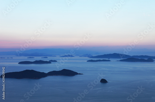 霞む瀬戸内海の島々 / 銭坪山からの夕映え photo