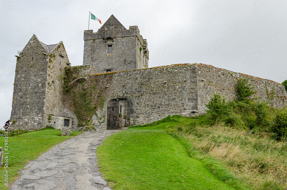 Dunguaire Castle