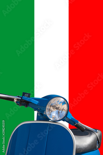 Scooter clásico con bandera de Italia y espacio para colocar texto