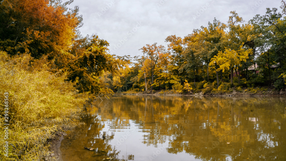 Fototapeta premium Autumn River