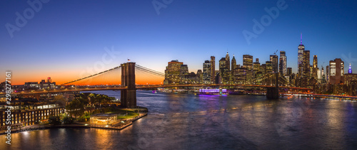 New York City Brooklyn Bridge evening skyline sunset © blvdone