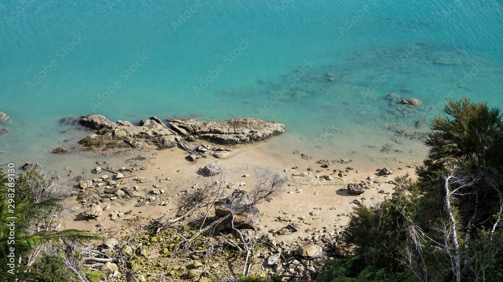 Obraz premium Walkway and the Beach at Anchorage Bay, Abel Tasman National Park, New Zealand